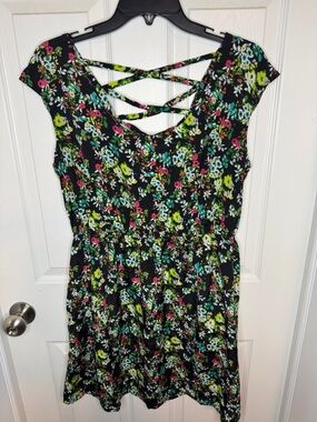 EUC Xhilaration Black Floral Crisscross Back Mini Dress